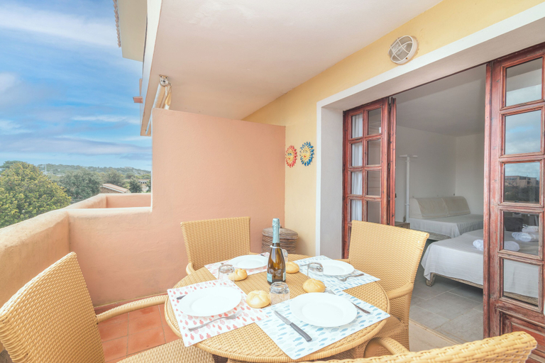 Outdoor dining 4, Eucalyptus 205, Olbia-Tempio