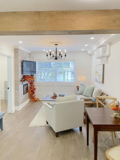 4, HarbourGate Condos & Studios, Division No. 1