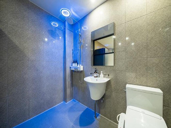 Bathroom 3, Hotel Haesung, Changwon