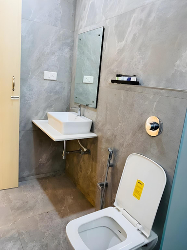 Bathroom 3, Ticlo Resort, North Goa