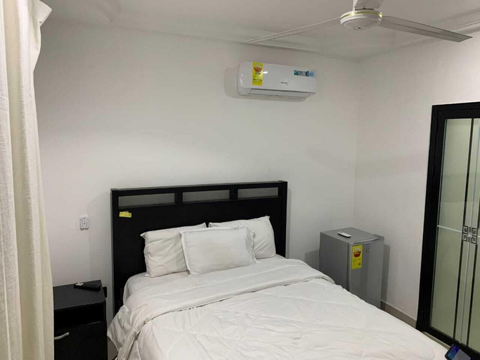Room 2, Zab's Suite Hotel, Tema