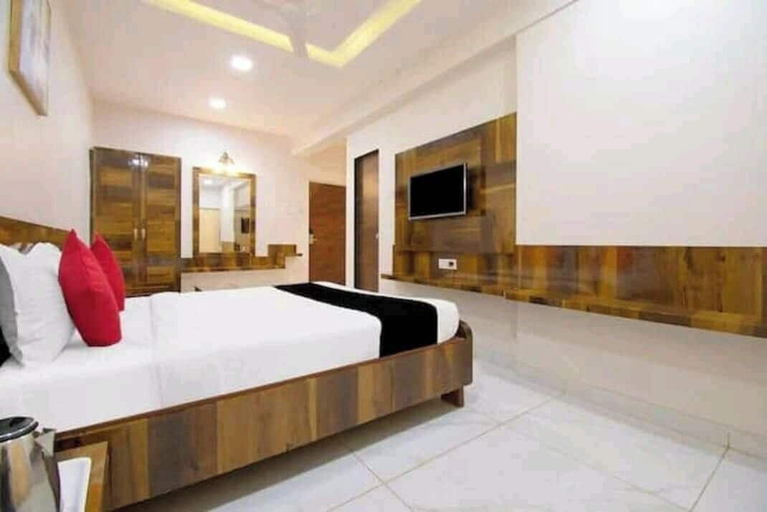 Room 2, Hotel Fountain Inn Mahad, Raigarh