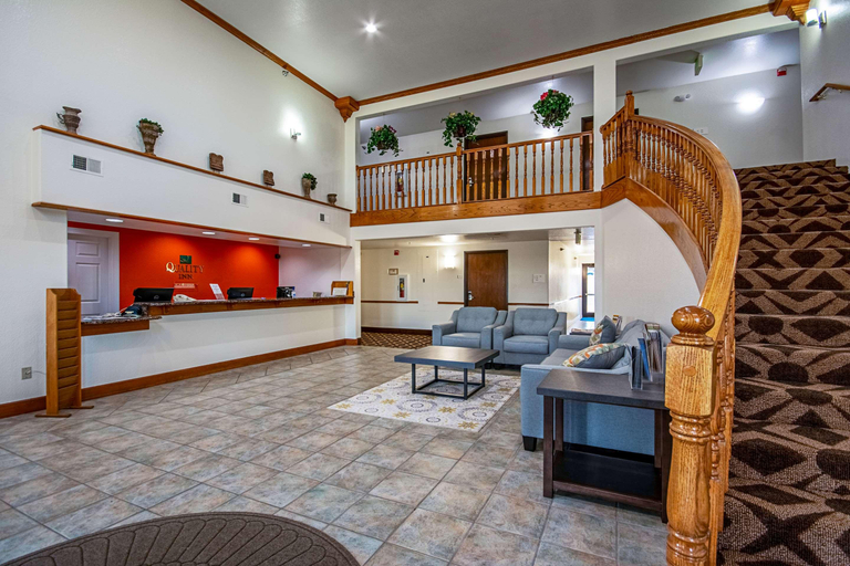 Public Area 2, Quality Inn Dodge City, Ford