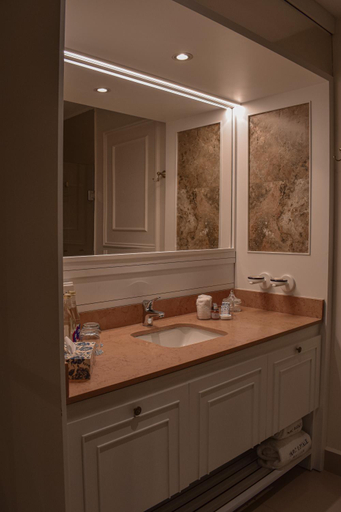 Bathroom 4, Parc Royale Suites, Cuenca