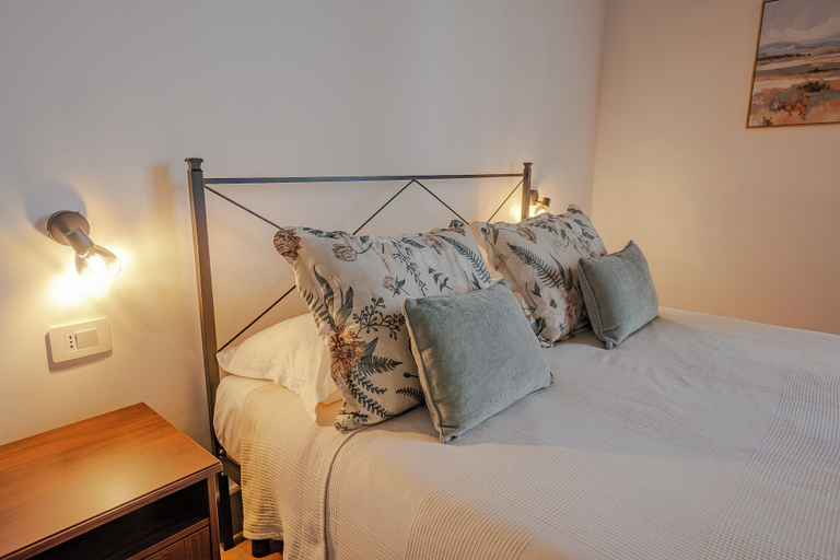 Room 2, Casale Malatesta, Rome