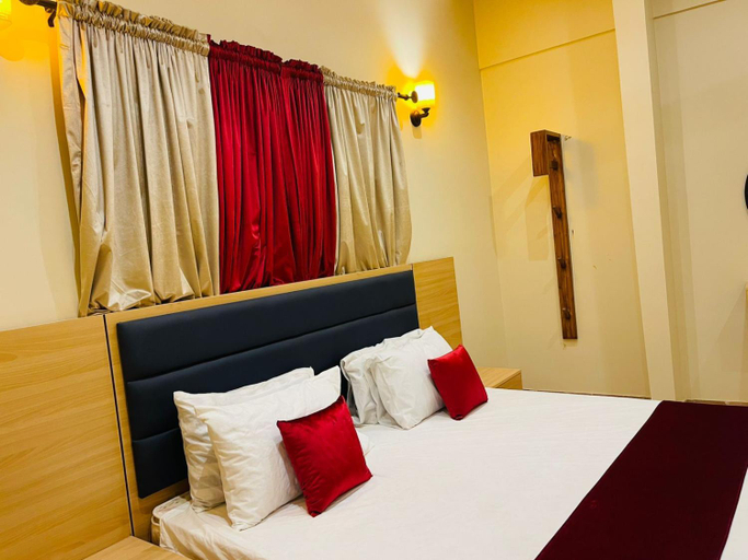 2, Guest House in Karachi Gulshan-e-Iqbal, Karachi