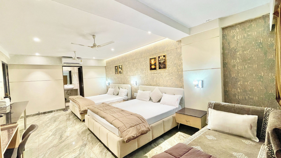 Room 2, Premium Hotel M Shri near Mahakal Temple, Ujjain