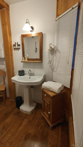 Bathroom 4, Lodge Hotel Les Rousses, Jura