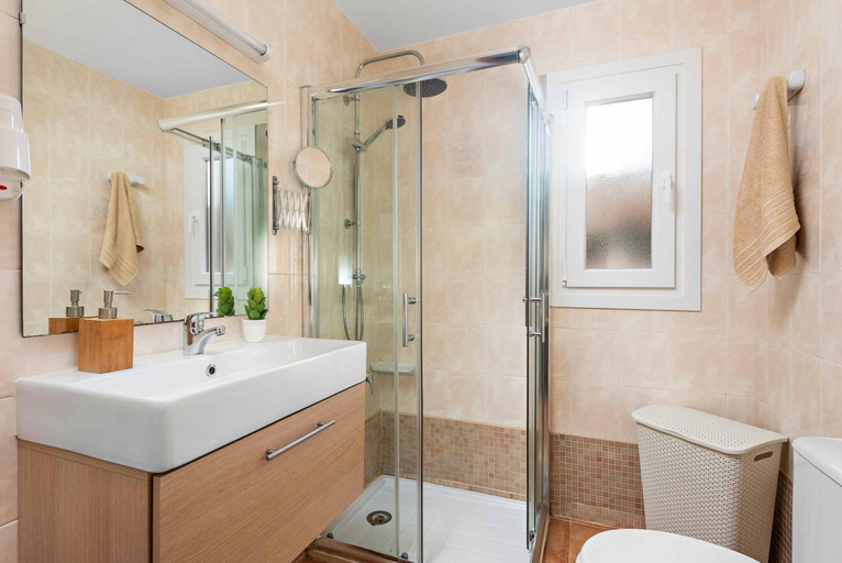 Bathroom 4, Vora de la Mar, Baleares