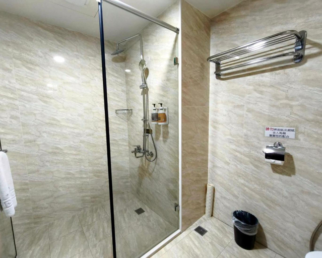 Bathroom 4, Crystal Hotel, Nantou
