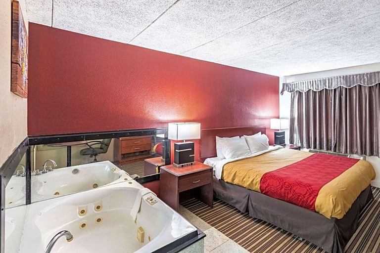 Bedroom 3, Econo Lodge Zanesville Downtown, Muskingum