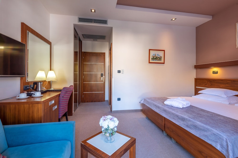 Bedroom 4, Plaza Omis, Omiš