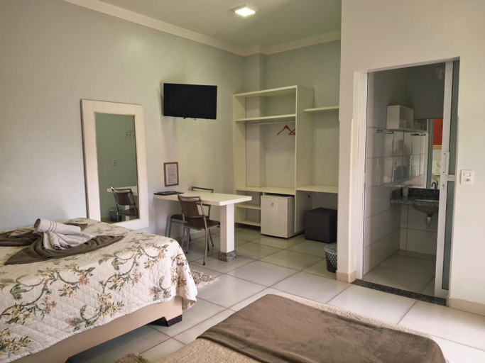 Bedroom 2, Hotel Pousada Marra, Catalão