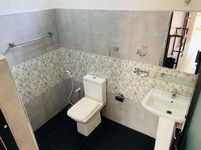 Bathroom 3, The Paramount Lodge & Villas, Thamankaduwa