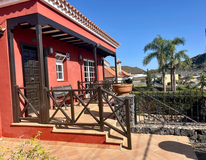 Exterior view 2, Villa Consuelo - Quiet Location Close to Resorts, Santa Cruz de Tenerife
