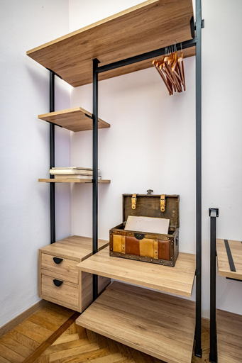 Bedroom 4, Mantellate 9, Florence