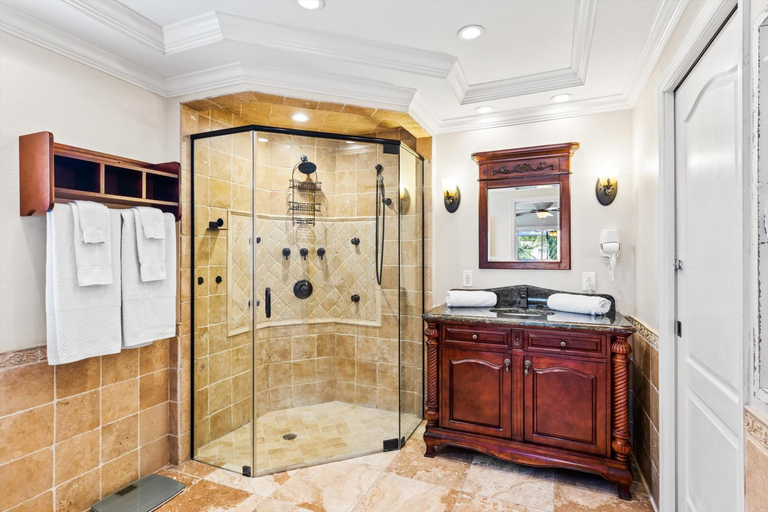 Bathroom, Direct Access Waterfront Villa with Heated Pool & Spa - Edgewater Escape - Roelens Vacations, Lee