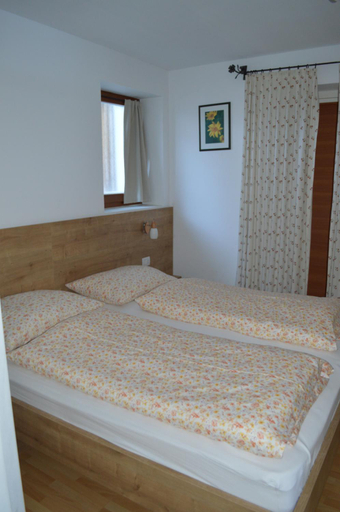 Bedroom 2, Isidorhof, Bolzano