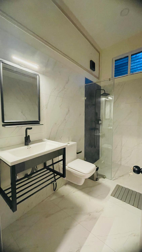 Bathroom 4, Yasuragi Boutique Resort - India, Tirunelveli