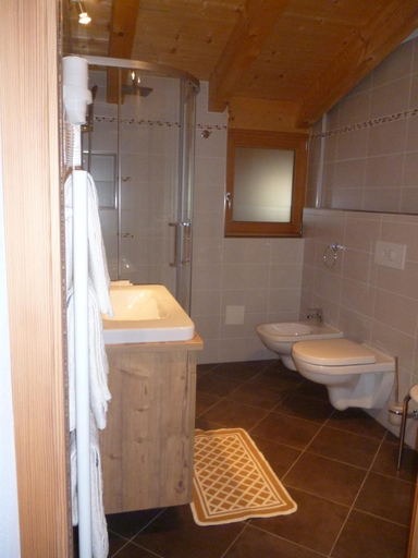 Bathroom 3, Isidorhof, Bolzano