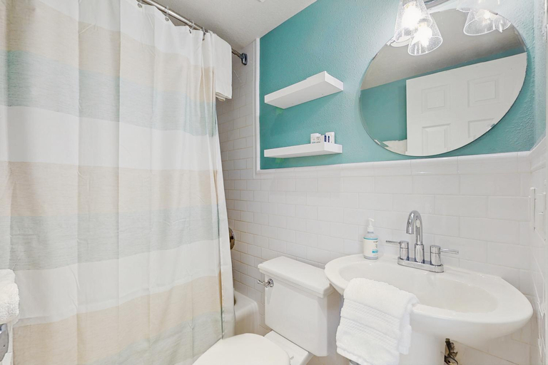 Bathroom 3, Bungalow Beach Place 6, Pinellas