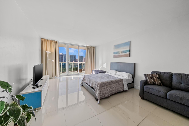 Bedroom 2, Amazing Miami -Beach Condo Steps to Sand, Book Now!, Miami-Dade