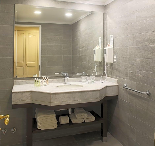 Bathroom 4, Apart Hotel Neruda, Santiago