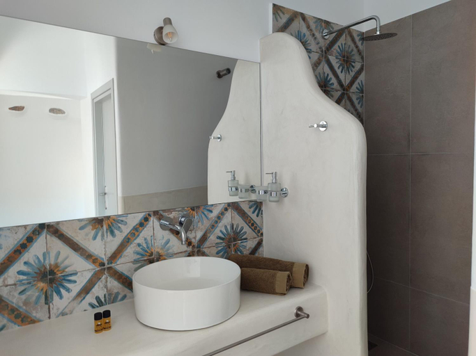 Bathroom 4, Υδρια-Κατοικιες Hydria-Houses, South Aegean