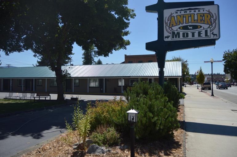 Others 3, Newport Antler Motel, Pend Oreille