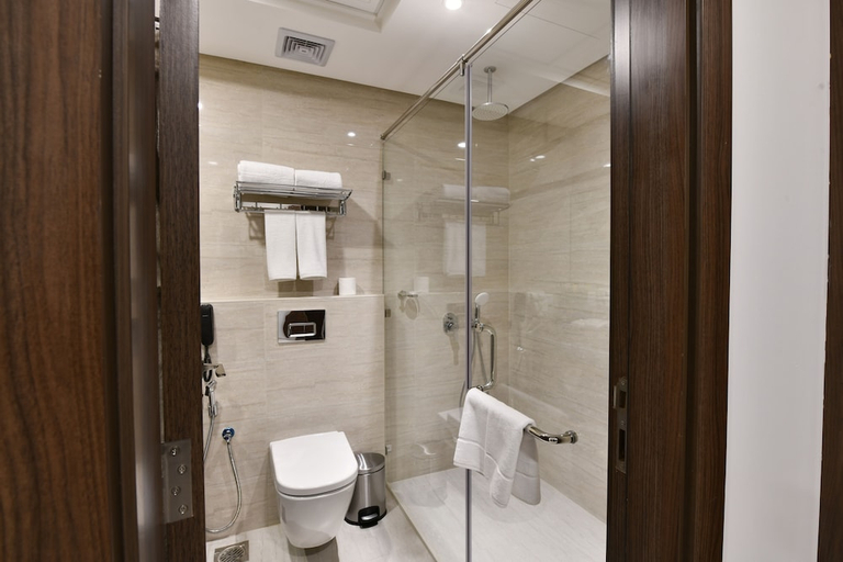 Bathroom 5, Juffair Boulevard Hotel And Suites, Manama