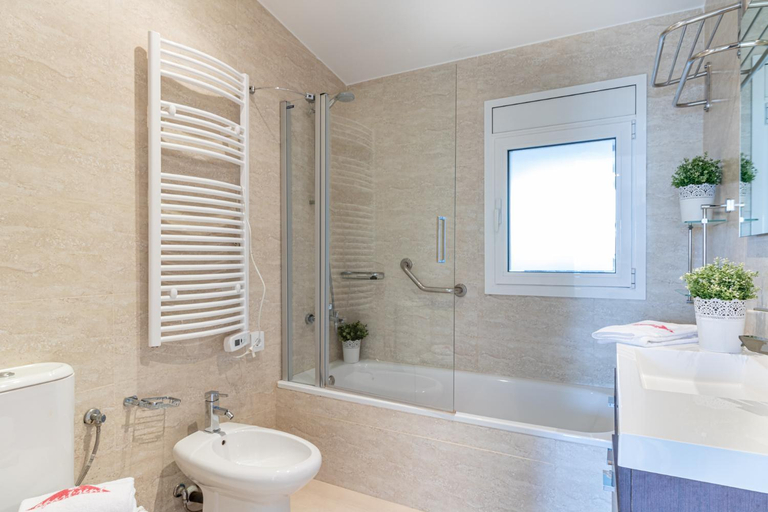 Bathroom 3, Apart-Rent Villa Pani 0141 con piscina y amarre, Girona