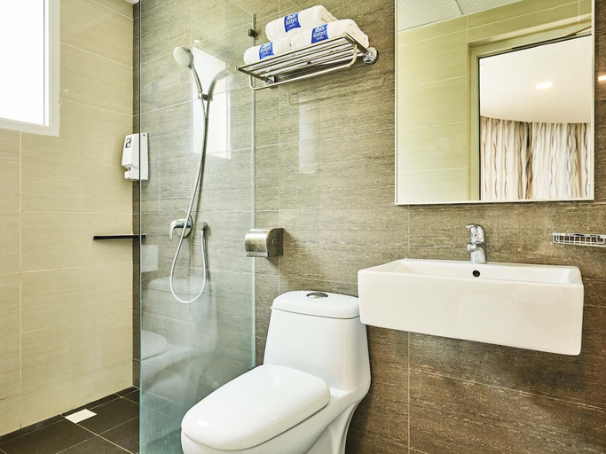 Bathroom 5, ibis budget Singapore Crystal, Singapore
