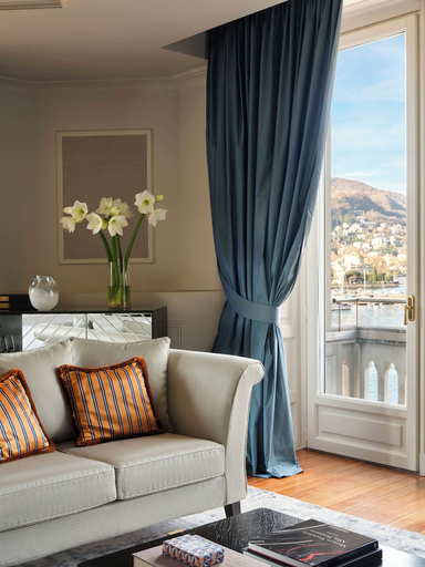 Others 3, Vista Palazzo, Lago di Como, Como