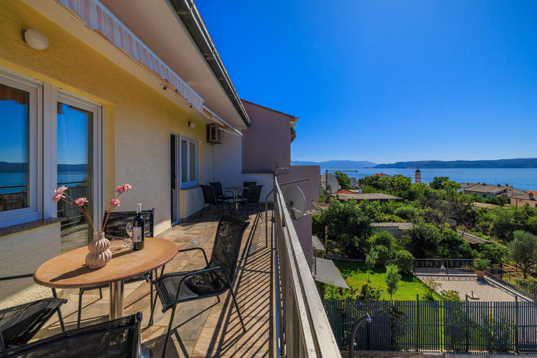 Others 5, Sea View, Crikvenica