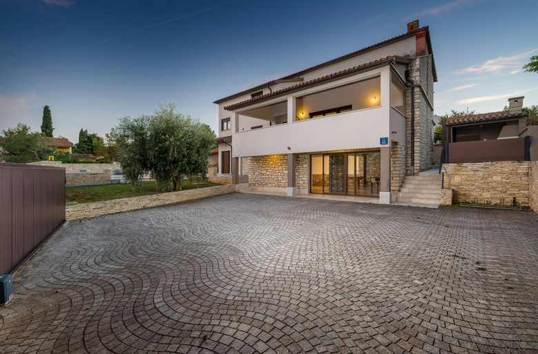 Exterior & Views 2, Villa Dolce far niente, Premantura