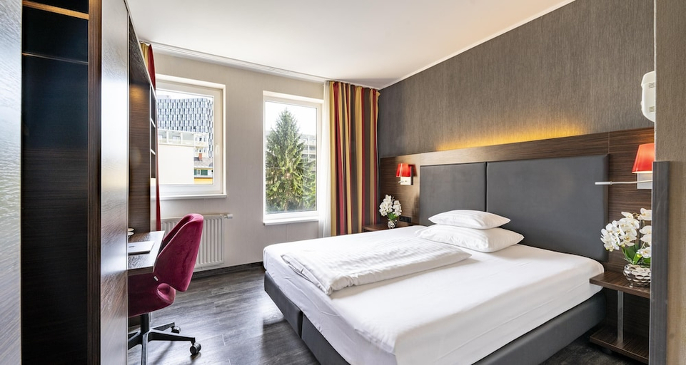 Bedroom 2, Best Western Plus Plaza Hotel Graz, Graz