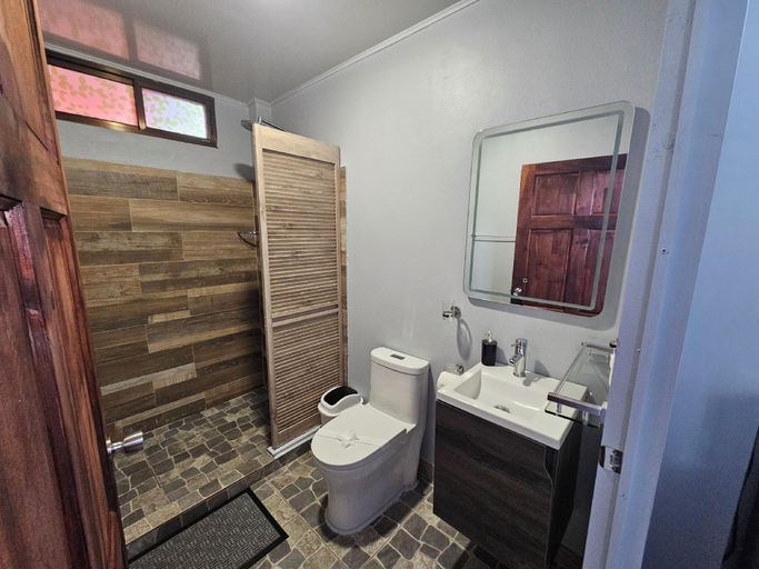Bathroom 4, Ballena Rey Hotel, Osa