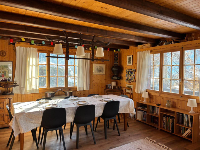Food & Drinks, Chalet familial Rose de Noel, Aigle