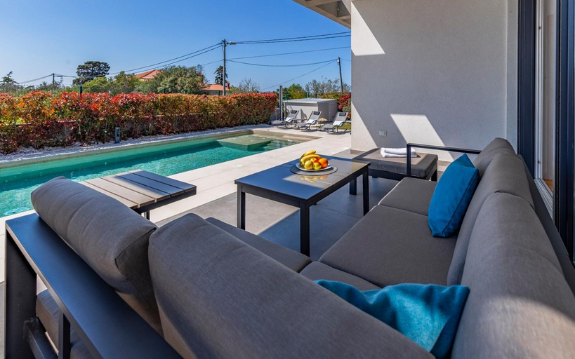 Balcony/terrace, Villa Patras - Pool mit Hydromassage - istriensonne 0673, Pula