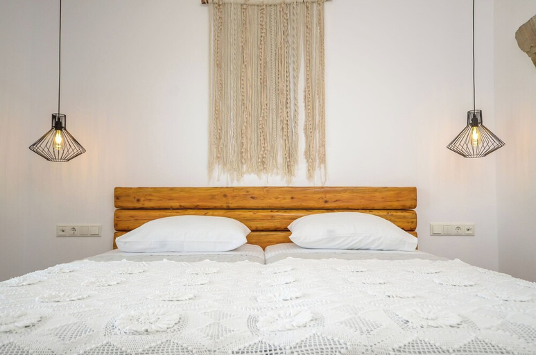 Bedroom 4, Glaronissi Beach, South Aegean