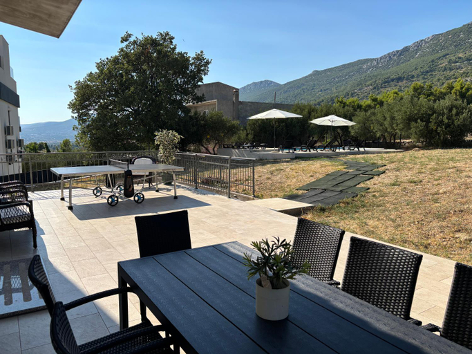 Others 4, The View Split. Highlight with Roof-Top-Terrace and Pool, Kaštela