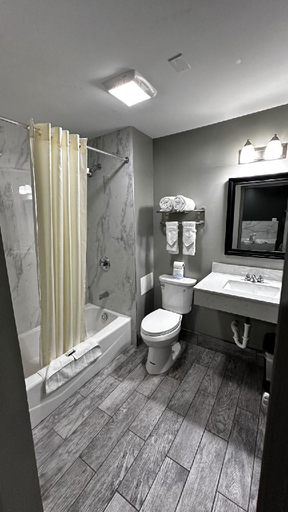 Bathroom 3, Wilkes-Barre lodge, Luzerne