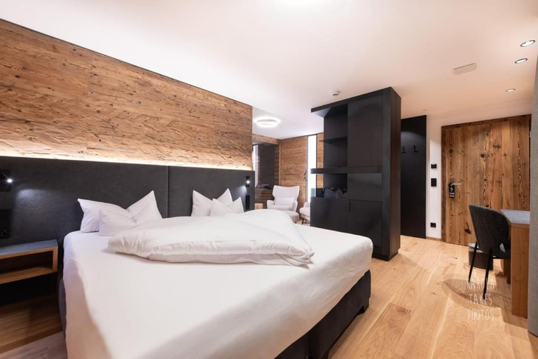 Bedroom 2, PETE Alpine Boutique Hotel - klein und fein - Private SPA Suiten und Zimmer, Landeck