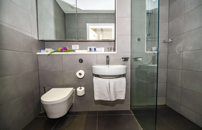 Bathroom 4, Park Plaza Verudela Pula, Pula
