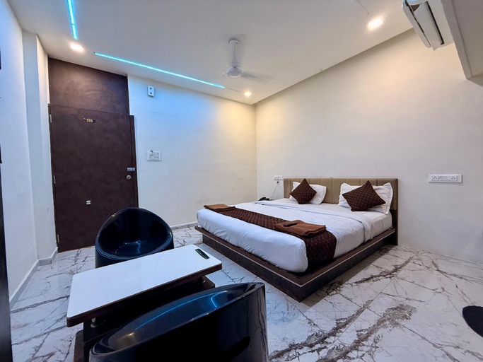Bedroom 5, Hotel White Palace, Rajkot