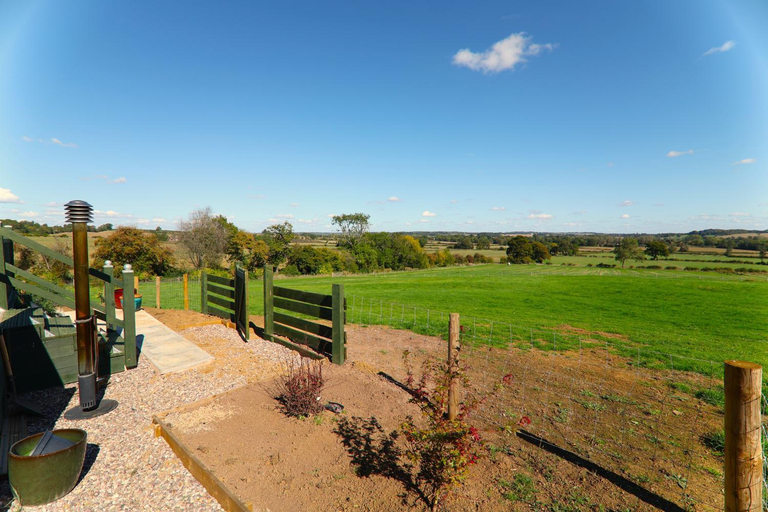 2, Spring Grounds Farm Shepherd Huts, Oxfordshire