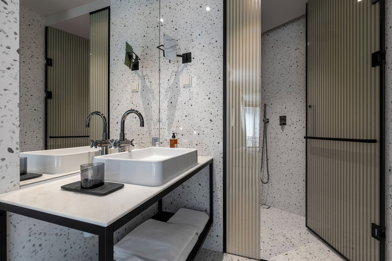 Bathroom 4, NEXT by Savoy Signature, Funchal