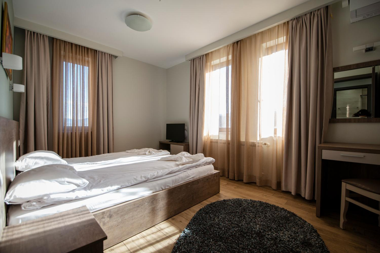 Bedroom 2, La Casa Hotel, Rakitovo