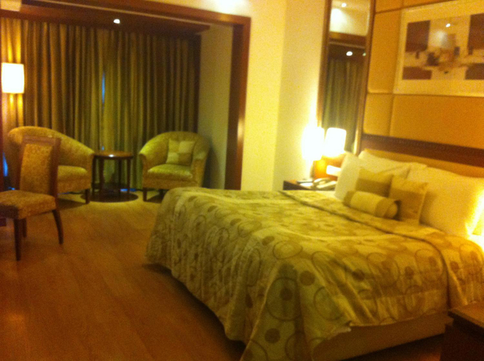 Bedroom 1, Lemon Tree Premier,Jaipur, Jaipur