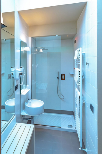 Bathroom 4, Hotel Moderno, Perugia